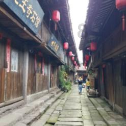 白色情人节：校园迷宫